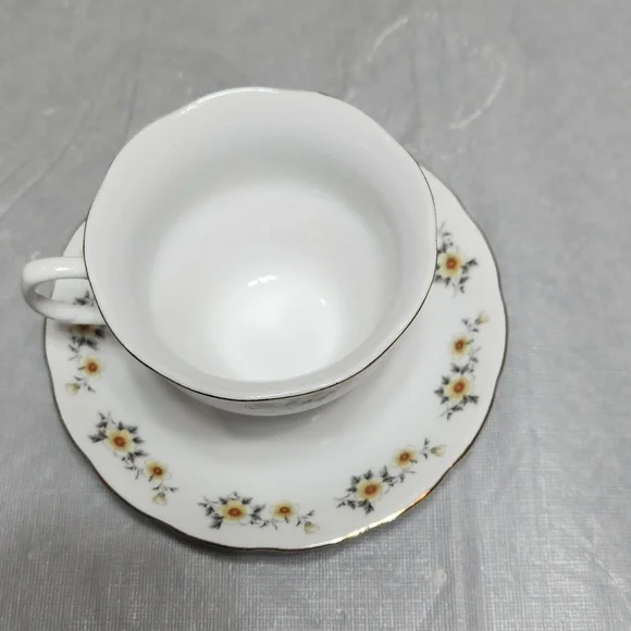Flower Pattern Teacups - Picture 2 of 6